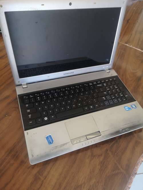 Samsung RV511 Laptop(PLEASE READ DESCRIPTION!!)