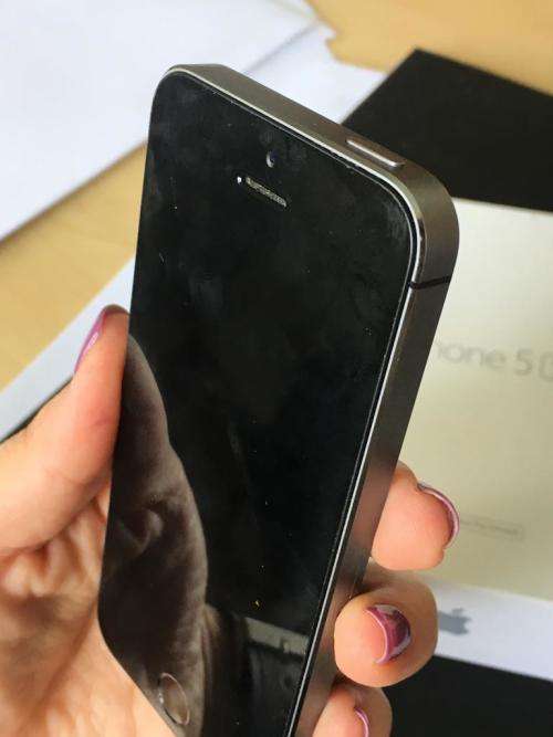 Space Gray iPhone 5S 16GB in Excellent Condition - R3000 onco