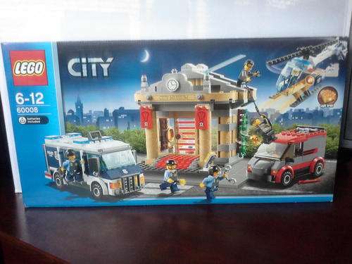 LEGO City Museum Break-in (60008)