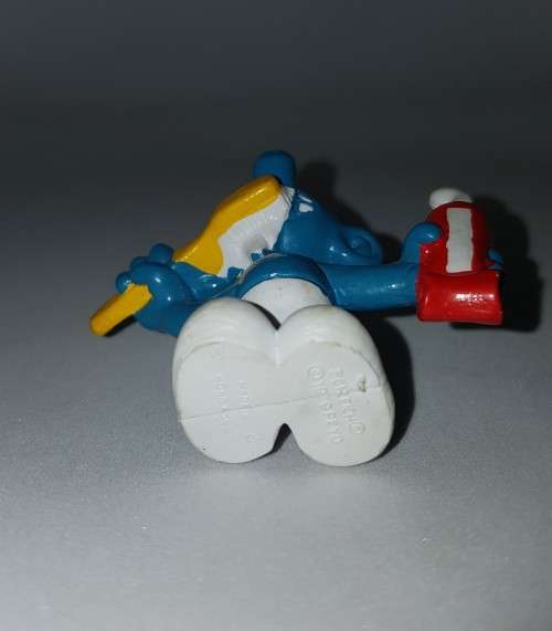 Vintage Smurf Brushing Teeth PVC Figure Peyo Schleich 1980 Smurfs Figurine