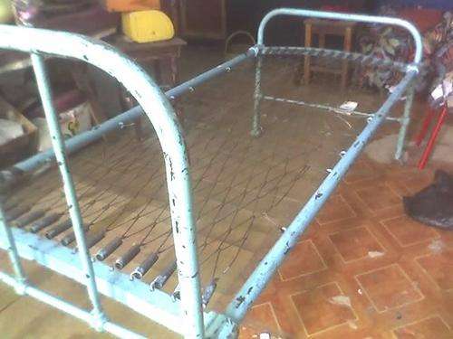 OLD CAST IRON BED