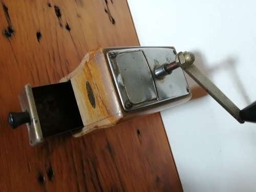 WOODEN TRE SPADE COFFEE GRINDER