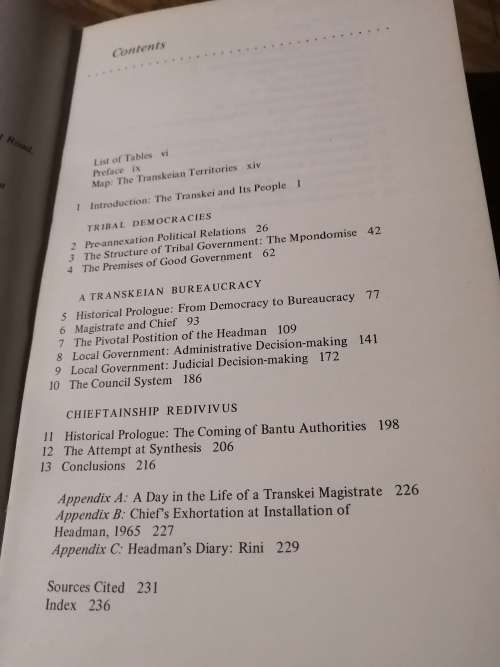 COMMAND OR CONSENSUS: The Development of Transkeian Local Government - WD Hammond-Tooke