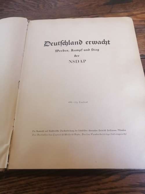 DEUTSCHLAND ERWACHT -  Nazi Propaganda cigarette card book (complete)