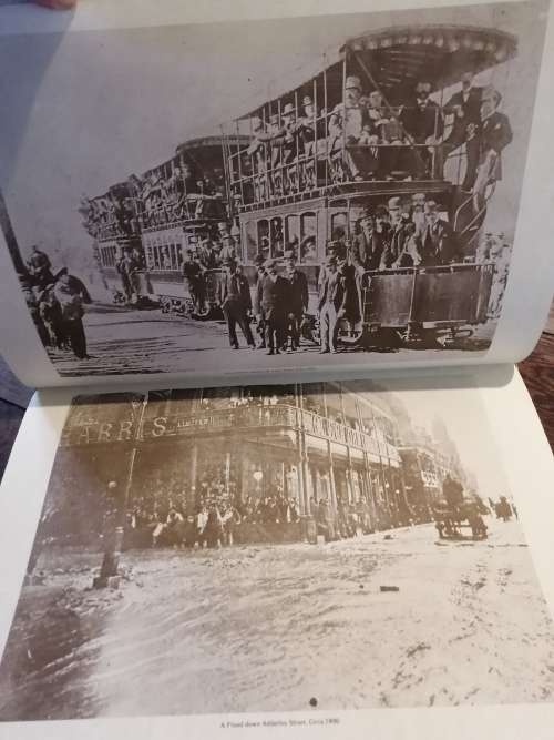 CAPE TOWN ... THE RECEDING YEARS:  A Photographical and Historical Collection