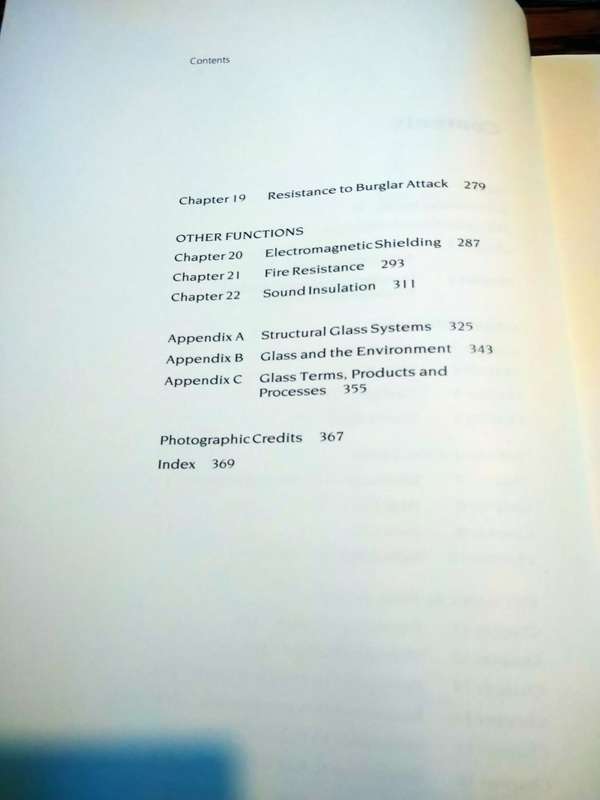 GLASS IN BUILDING - David Button (ed)