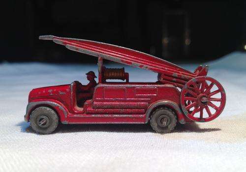 DENNIS FIRE ENGINE no.9 by Lesney, MATCHBOX 1/43