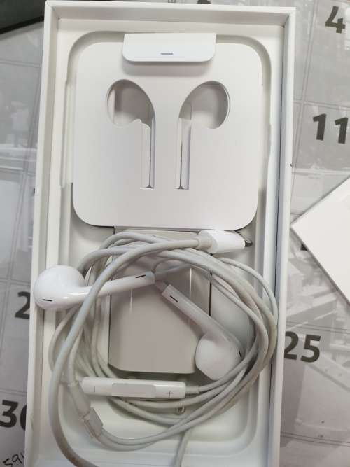 Apple iphone 7 Silver ,32GB Storage ,reduced price now