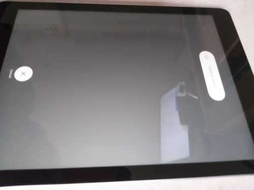 iPad 5th Gen 9.7" Space Gray (Wifi/Celluler) 32GB - Great Condition
