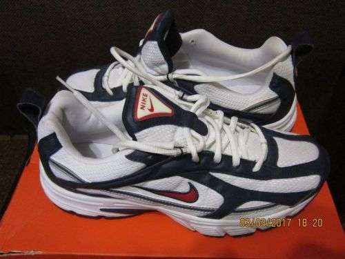 NEW NIKE RUNNING SHOES