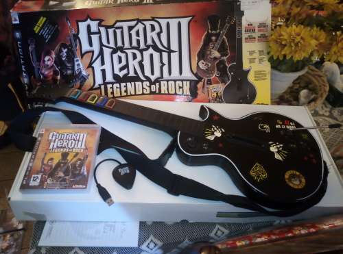 GUITAR HERO LEGENDS OF ROCK GUITAR COMBO PS3