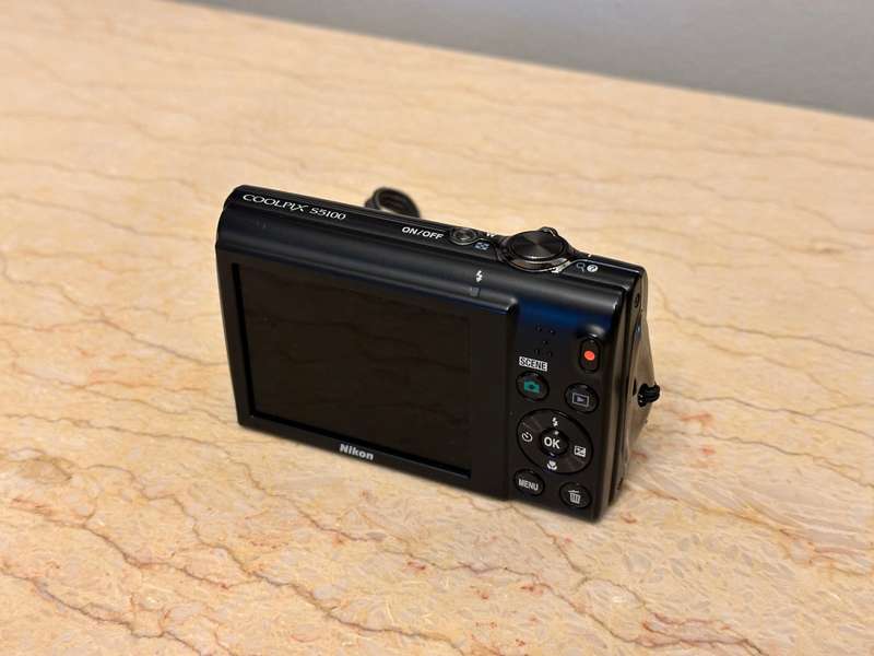 Nikon Coolpix S5100 Digital Camera 12MP