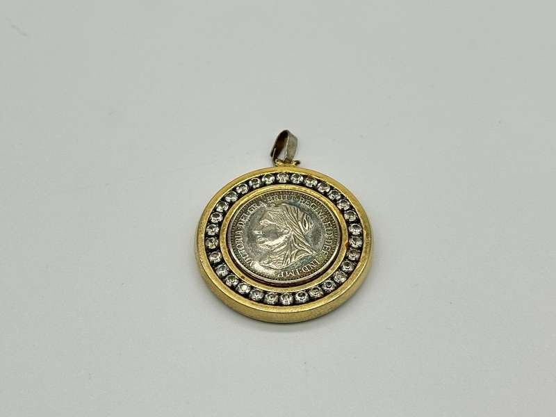 (Rare Collectable) Queen Victoria 18K R.G.P. Rolled Gold Plated Pendant with Diamante