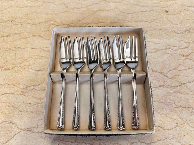 Vintage Cake Forks (EPNS Silver Plated) set of 6 - Made in England