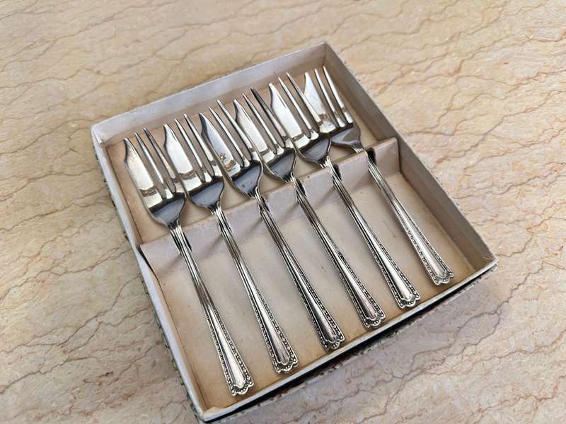 Vintage Cake Forks (EPNS Silver Plated) set of 6 - Made in England