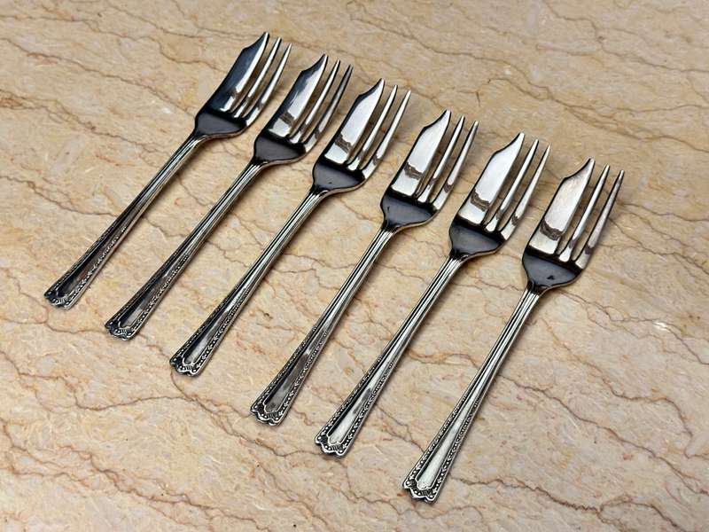 Vintage Cake Forks (EPNS Silver Plated) set of 6 - Made in England