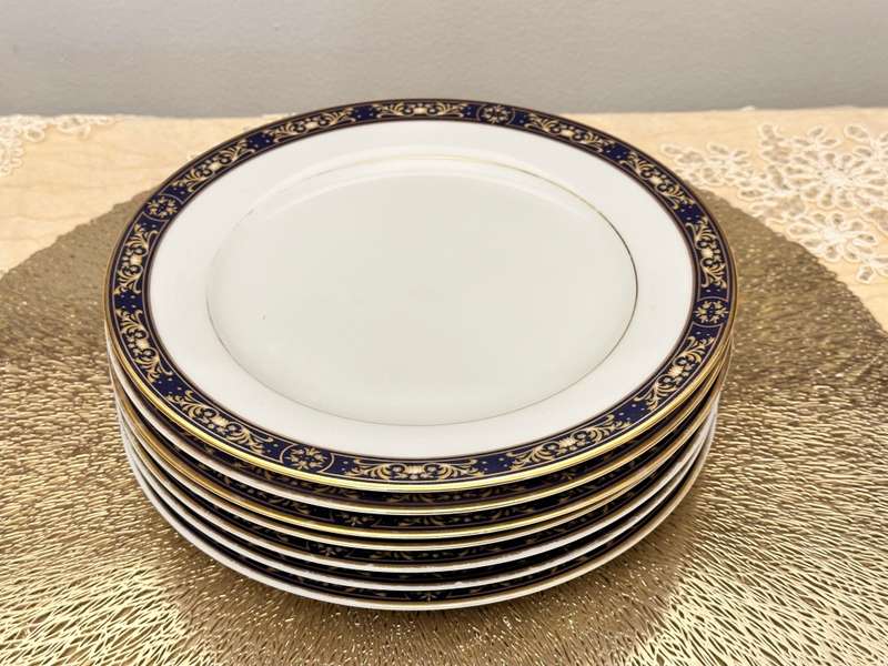 EXQUISITE VINTAGE ROYAL AVON PLATES (21cm) Impero Blue & Gold - Set of 7