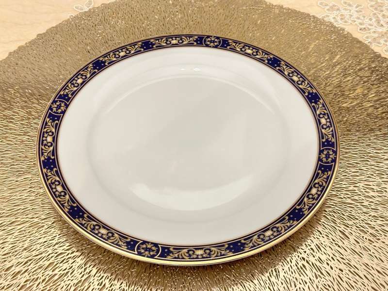 EXQUISITE VINTAGE ROYAL AVON PLATES (21cm) Impero Blue & Gold - Set of 7