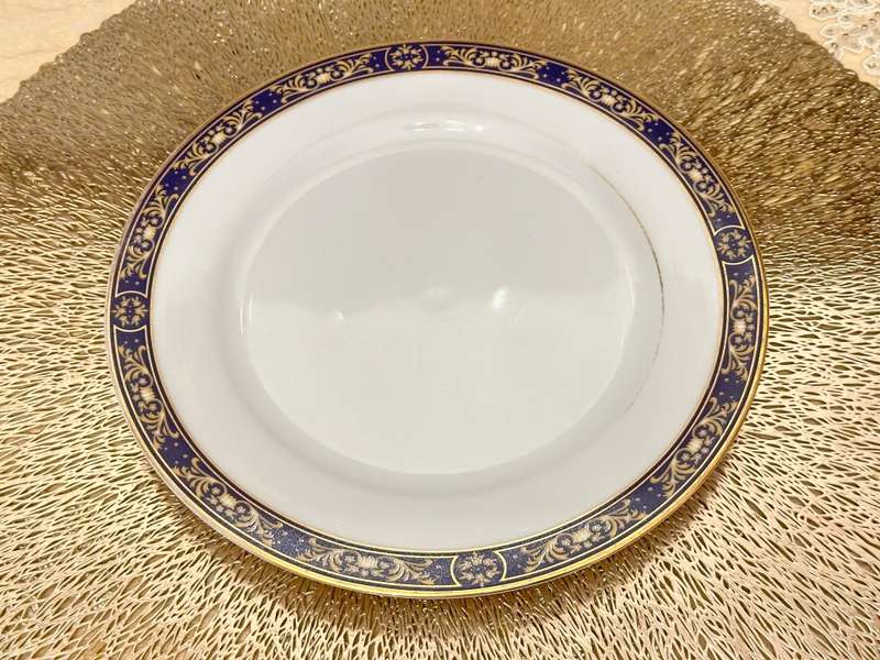 EXQUISITE VINTAGE ROYAL AVON PLATES (21cm) Impero Blue & Gold - Set of 7