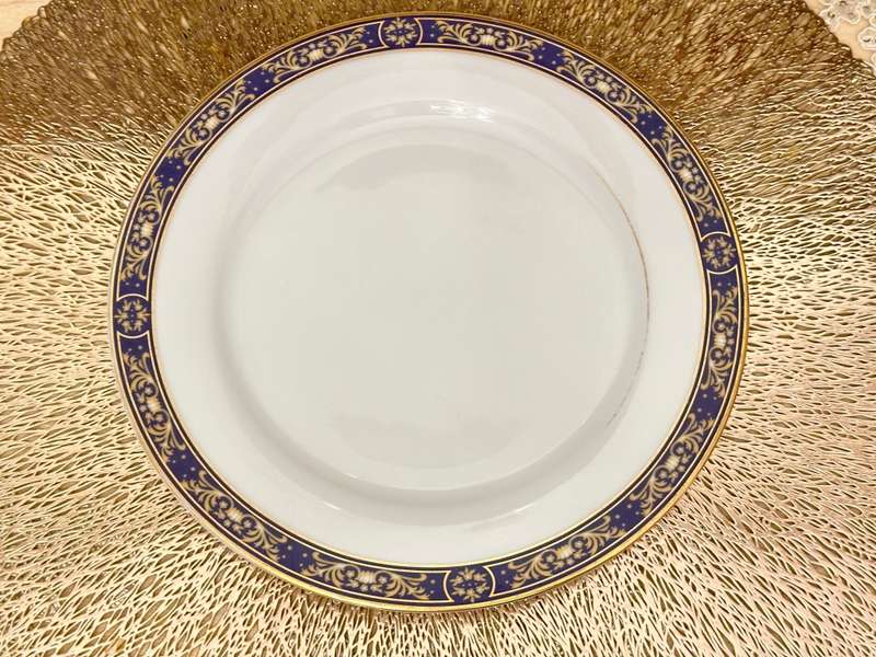 EXQUISITE VINTAGE ROYAL AVON PLATES (21cm) Impero Blue & Gold - Set of 7