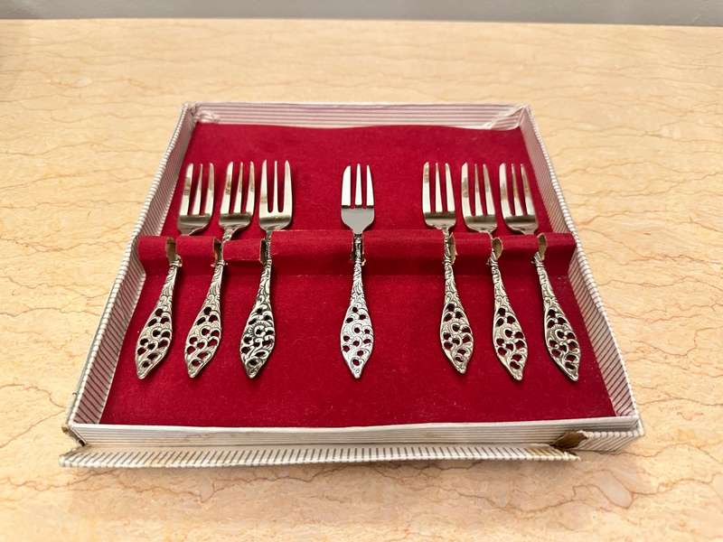 Exquisite Vintage Cake Fork Set