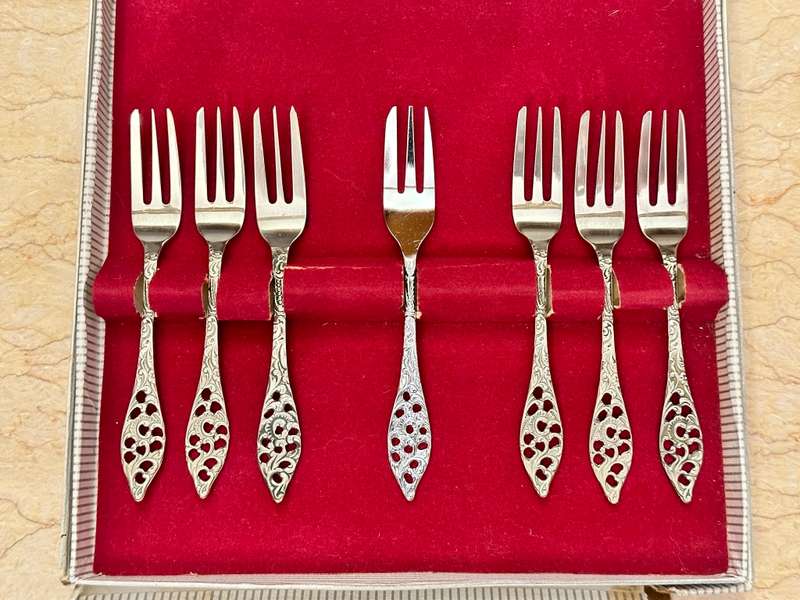 Exquisite Vintage Cake Fork Set