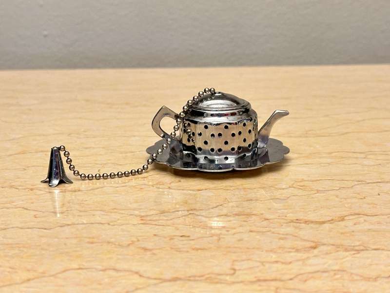 RARE FIND EXQUISITE ONE CUP VINTAGE TEA STRAINER