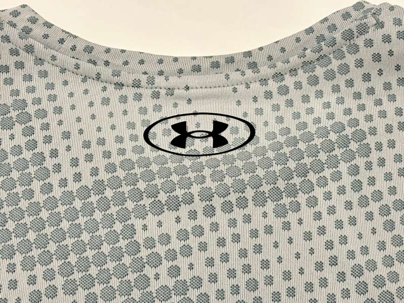 Under Armour Mens Training  Vent Short Sleeve Shirt - Size M