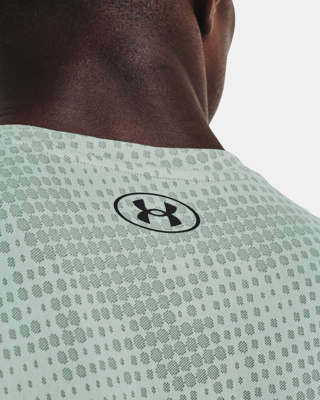Under Armour Mens Training  Vent Short Sleeve Shirt - Size M