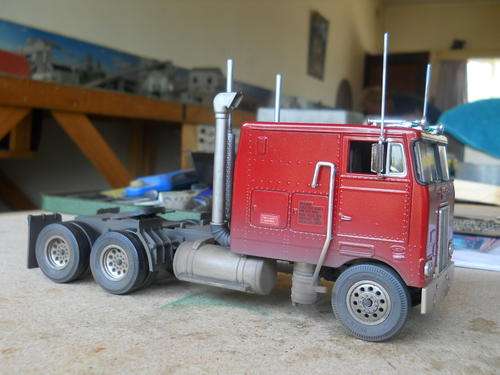 MODEL TRUCK KIT 1/32 REVELL  PETERBILT 352