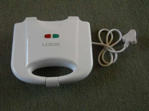 WAFFLE MAKER