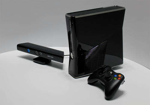 Xbox 360 Slim 250Gb + Kinect + Games + Accessories