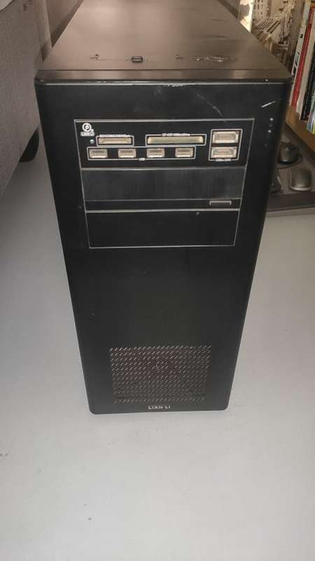 Working PC with 2 screens and UPS