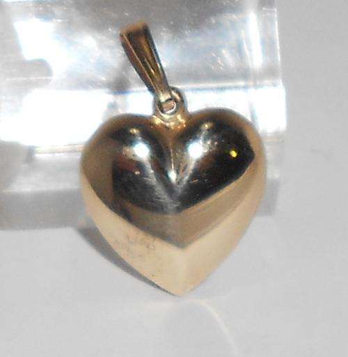 Yellow gold polished heart charm