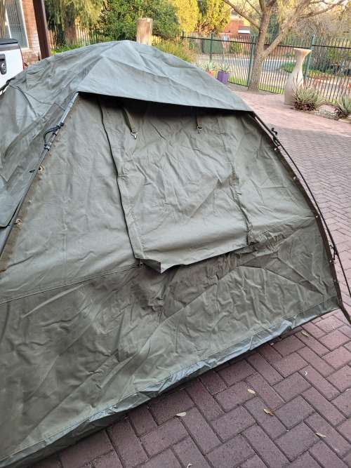 Dome Tent with high tensile spring steel frame