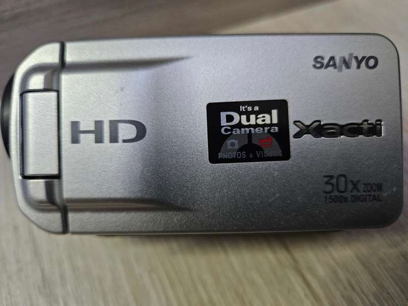Sanyo Xacti Dual Camera