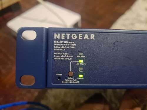 Netgear FS728TP 24x POE 10/100 Ports , 4x gigabit Ports(2x shared with SFP) 2X SFP Port