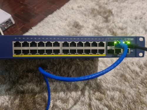 Netgear FS728TP 24x POE 10/100 Ports , 4x gigabit Ports(2x shared with SFP) 2X SFP Port