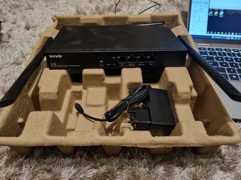 Tenda W18E Multi WAN WiFi Router