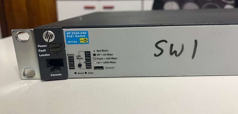 HP/ Aruba 2530 24G POE+  (J9773A )