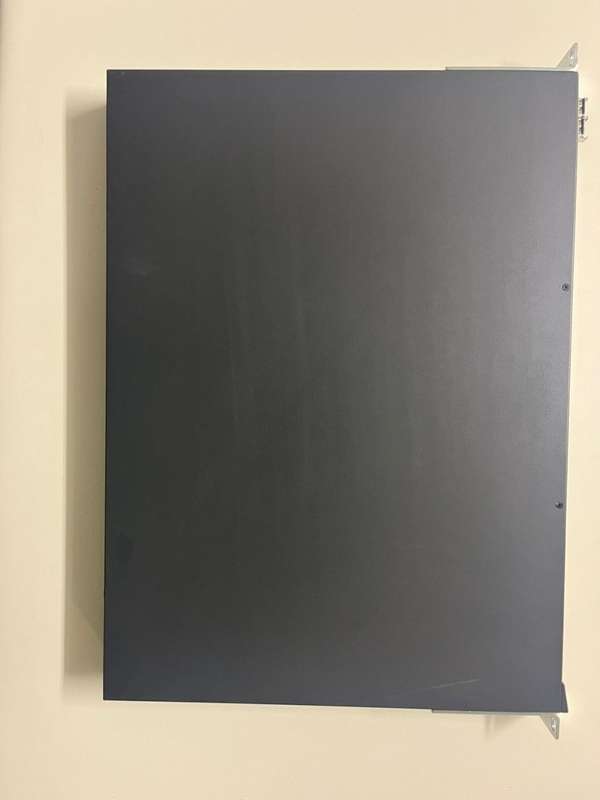 HP/ Aruba 2530 24G POE+  (J9773A )