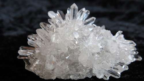 COLLECTORS CHRYSANTHEMUM QUARTZ CRYSTAL CLUSTER (45 grams)