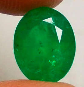 JUST JEWELS - TOP GREEN EMERALD  ( 2.57  Cts)