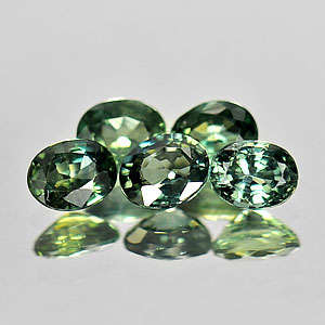 GREEN SAPPHIRE LOT (5 Pces  4.4 x 3.4mm  - 1.76 TCt )