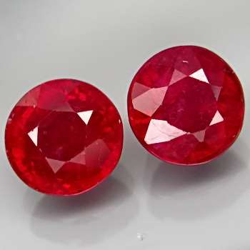 JUST JEWELS -  HOT RED RUBY PAIR  (6.5 mm - 3.72 Ct)