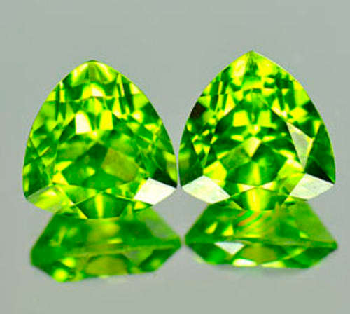 PERIDOT TRILLIANT CUT PAIR ( 8.1mm - 4.3 TCt)