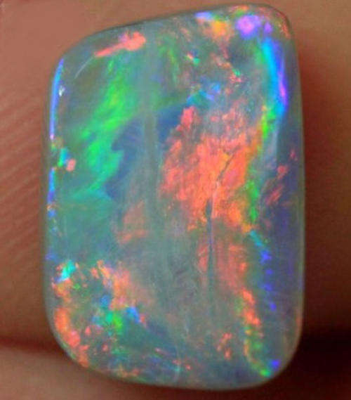 COLLECTORS SOLID AUSTRALIAN N4 BLACK OPAL (2.60 Ct - 11.7 x 7.8 x 3.7 mm)