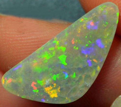 TOP SOLID LIGHTENING RIDGE  OPAL (PINFIRE) 2.7 Ct - 21 x 9.7mm