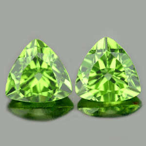 JUST JEWELS - QUALITY PERIDOT TRILLIANT PAIR (6mm - 1.7 Tct)