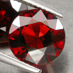 JUST JEWELS - RED ALMANDITE GARNET PAIR (9.5 mm  - 9.11 TCts)